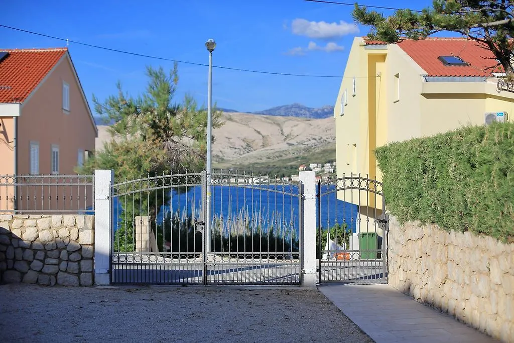 Apartments Andreja Pag Town